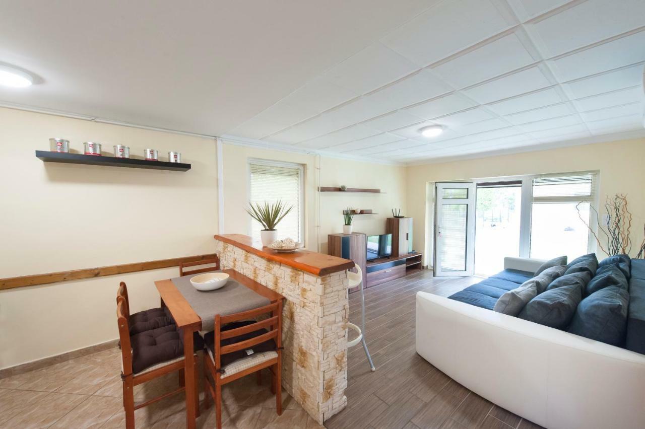 Bier-Lak Apartman House 71 バラトンレッレ エクステリア 写真
