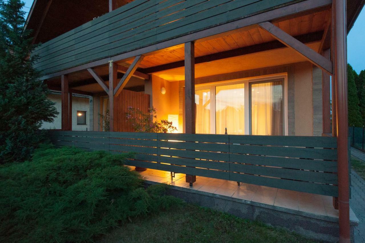 Bier-Lak Apartman House 71 バラトンレッレ エクステリア 写真